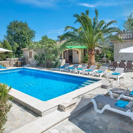 Reus By Vintage Travel فيلة